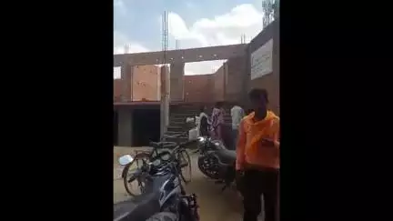 बेल्थरा रोड: सोनाडीह गांव में छत से झांकते समय पांव फिसलने से युवक की मौत, पिता मिलिट्री में चालक हैं