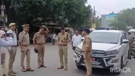 धामपुर: नहटौर के हल्दौर चौराहे पर डीएम व एसपी ने कांवड़ यात्रा मार्ग का निरीक्षण किया, दिए आवश्यक दिशा निर्देश
