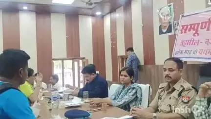 नजीबाबाद: राजस्व की 13, पुलिस की 2, विकास की 3 और अन्य 7 कुल 25 शिकायतें दर्ज हुईं, 2 शिकायतों का मौके पर निस्तारण किया गया
