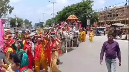 धनौरा: गजरौला शहर में निकाली गई भव्य कलश यात्रा, जगह-जगह हुआ स्वागत