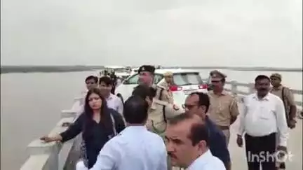 पटियाली: कांवड़ यात्रा को लेकर डीएम और एसपी ने कादरगंज गंगा घाट का किया निरीक्षण, जारी किए दिशा-निर्देश