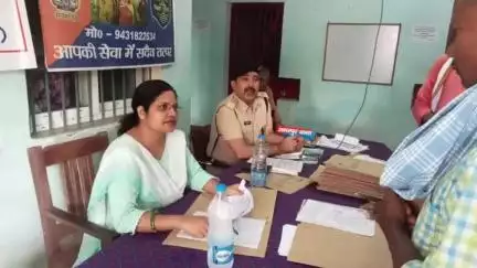 अमरपुर: अमरपुर थाना परिसर में लगे जनता दरबार में सात मामलों का किया गया निपटारा