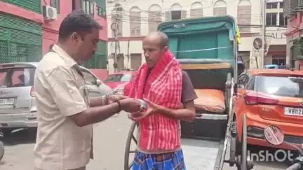 কলকাতা: উল্টো রথের দিন রিক্সা চালকদের নিয়ে অভিনব চিন্তা কলকাতা পুলিশ বাপন দাসের