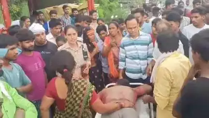 तिलहर: पुरानी रंजिश के चलते नसूनगला गांव में युवक के साथ की गई मारपीट, परिवार ने कार्रवाई की मांग को लेकर नेशनल हाईवे किया जाम