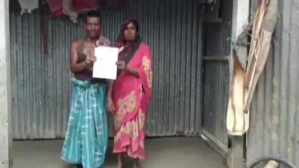 তুফানগঞ্জ ১: কাঁচাবাড়ি থাকা সত্ত্বেও তালিকায় দেখাচ্ছে পাকাবাড়ি, বিলসি এলাকায় হতদরিদ্র দিনমজুর পরিবারটি বঞ্চিত আবাস যোজনার ঘর থেকে