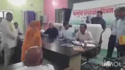 धनघटा: धनघटा तहसील में संपूर्ण समाधान दिवस का हुआ आयोजन, फरियादियों की फरियाद सुनकर किया गया निस्तारण