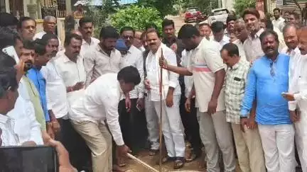 ఇబ్రహీంపట్నం: షాద్నగర్ పట్టణంలో 21 కోట్ల రూపాయల అభివృద్ధి పనులకు శంకుస్థాపన చేసిన ఎమ్మెల్యే వీర్లపల్లి శంకర్