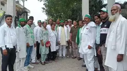 कोल: अकराबाद तहसील बनाने की मांग को लेकर भाकियू भानू का कलेक्ट्रेट में प्रदर्शन, किसान नेता ने विधायक से बताया जान का खतरा
