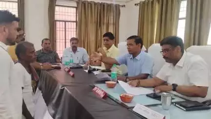 सहसवान: सहसवान के तहसील सभागार में एडीएम वित्त और राजस्व के नेतृत्व में संपूर्ण समाधान दिवस का आयोजन हुआ