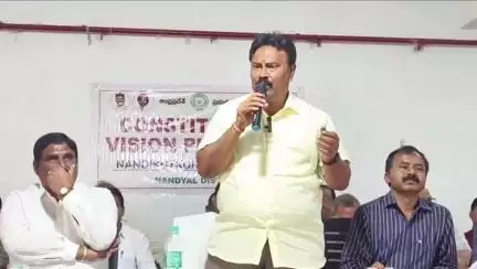 పట్టణంలోని అలవాలసత్రంలో అన్ని శాఖ అధికారులతో నిర్వహించిన :పీ 4 కార్యక్రమంలో పాల్గొన్న ఎమ్మెల్యే  జయసూర్య