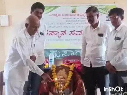 ಹುಮ್ನಾಬಾದ್: ಪಟ್ಟಣದಲ್ಲಿ ವೀರಶೈವ ಲಿಂಗಾಯತ ಅಭಿವೃದ್ಧಿ ಸಂಘದಿಂದ ಪ್ರತಿಭಾ ಪುರಸ್ಕಾರ