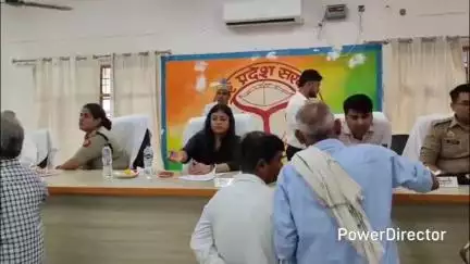 पटियाली: पटियाली तहसील सभागार में आयोजित संपूर्ण समाधान दिवस में डीएम और एसपी ने सुनीं फरियादियों की समस्याएं