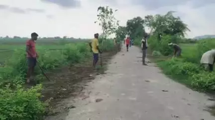 चकिया: लेहरा में ग्रामीणों ने गांव में मनरेगा में लगाया भ्रष्टाचार का आरोप #jansamasya