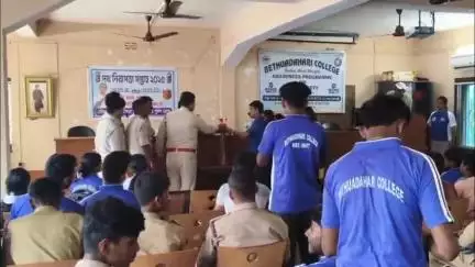 নাকাশিপাড়া: বেথুয়াডহরি কলেজেএনএসএস এর সহায়তায় ও ট্রাফিক পুলিশের উদ্যোগে পথ নিরাপত্তা সপ্তাহ পালিত হলো