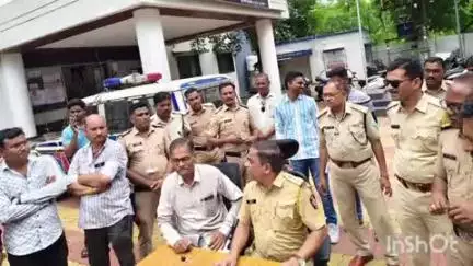 यवतमाळ: पोलीस स्टेशन यवतमाळ शहर येथील प्रांगणामध्ये बेवारस दुचाकी वाहनांची पार पडली लिलाव प्रक्रिया