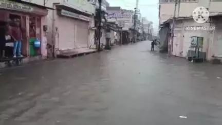 सवाई माधोपुर: जिला मुख्यालय शहर में तेज बारिश से सड़कें, नदियां और नालों में आया उफान