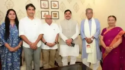 रायसेन: साँची से CM मोहन यादव और प्रदेश अध्यक्ष हेमंत खंडेलवाल ने भोपाल में डॉ. गौरी शंकर शैजवार के निवास पर की मुलाकात