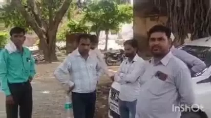 सिकंदराराऊ: अगसौली के पास गड्ढे में मिला स्वास्थ्य विभाग में तैनात CHO का शव, पुलिस ने भेजा पोस्टमार्टम के लिए