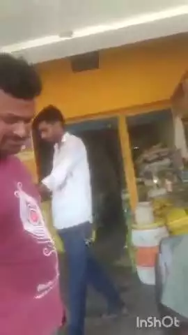 निघासन: नैनापुर गांव में दुकानदार द्वारा खाद की कालाबाजारी, कृषि विभाग पर उठे सवाल, वीडियो हुआ वायरल