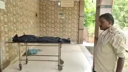 छाता: कोसीकलां के कोटवन बॉर्डर के समीप ट्रक और कंटेनर की टक्कर में ट्रक चालक की हुई मौत