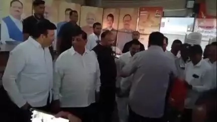 काटोल: स्थापनेपासून राष्ट्रवादी शरदचंद्र पवार गटासोबत असलेल्या चिखले यांनी सोडली पवारांची, कोराडी येथे भाजपाचा धरला हात