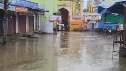जहाज़पुर: जहाजपुर में युवक से बेरहमी से मारपीट के बाद हुई मौत के मामले में विरोध में जहाजपुर के बाजार बंद