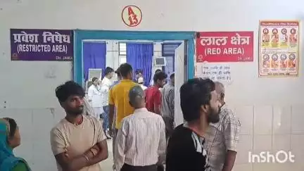 जमुई: कल्याणपुर मोहल्ला में घरेलू विवाद के चलते महिला ने खाया जहरीला पदार्थ, डॉक्टर ने किया पटना रेफर