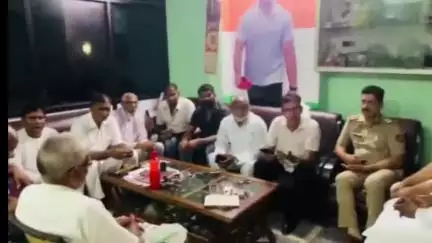 अमरोहा: अमरोहा शहर में पुलिस ने कांग्रेस कार्यकर्ताओं को किया नजरबंद, रेल रोको आंदोलन से पहले हुई कार्रवाई