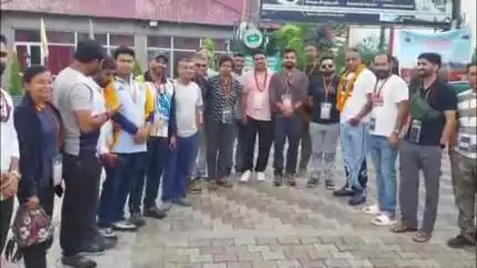 पिथौरागढ़: कैलाश मानसरोवर यात्रियों का पहला दल पिथौरागढ़ पहुंचा, यात्रियों का भव्य स्वागत किया गया