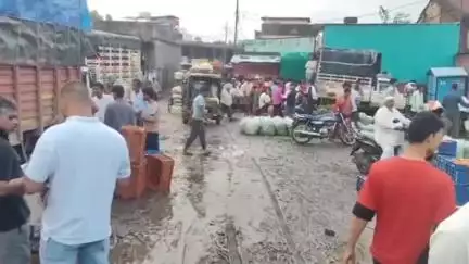पुसद: राष्ट्रवादी काँग्रेस पक्ष (शरद चंद्र पवार ) कडून बाजार  समितीमधील असुविधांचा भंडाफोड