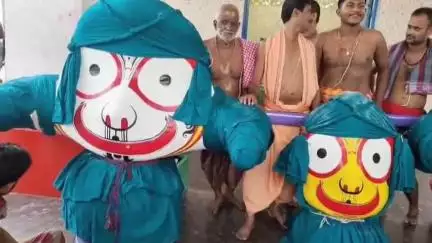ପାରଳାଖେମୁଣ୍ଡି: ଗୁଣ୍ଡିଚା ମନ୍ଦିର ଠାରେ ବହୁ ଆଡମ୍ବର ସହ ପାଳିତ ହେଲା ବାହୁଡା଼ ରଥଯାତ୍ରା।