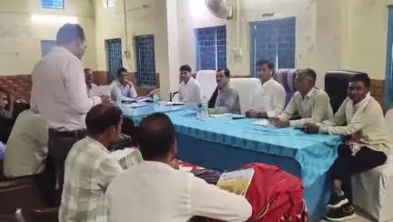 सारंगपुर: राज्यमंत्री गौतम टेटवाल की सख्त चेतावनी, सारंगपुर जनपद में विकास कार्यों की प्रगति की समीक्षा की