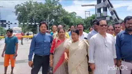 মাটিগাড়া: ঠাকুরনগরে তৈরি হবে ফ্লাইওভার, এলাকা ও NJP স্টেশন পরিদর্শনে জলপাইগুড়ির সাংসদ