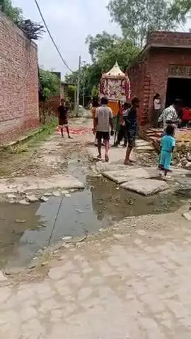yah Fatehpur ward number udhanapur mein tajiya uthate Hain vahan ki rasta bahut hi kharab hai tajiya uthane mein bahut h
