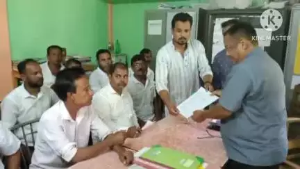 ধর্মনগর: কংগ্রেস দলের পক্ষ থেকে ডুপিরবন্ধ গ্রাম পঞ্চায়েত কার্যালয়ে গণ ডেপুটেশন প্রদান করা হয়