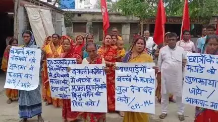 बैरिया: बैरिया में पुलिस के खिलाफ भाकपा माले का विरोध मार्च, पुलिस पर लगे गंभीर आरोप