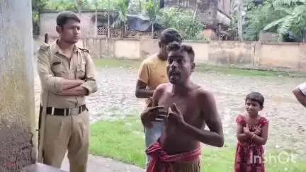 বাসন্তী: মোকাবেরিয়া প্রাথমিক স্কুলে তালা লাগিয়ে দাদাগিরি করার অভিযোগ ১ যুবকের বিরুদ্ধে, প্রতিক্রিয়া দেয় বাসন্তীর বিধায়ক