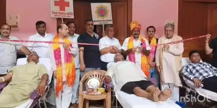 बागपत: अंतर्राष्ट्रीय वैश्य महासम्मेलन के स्थापना दिवस पर अग्रवाल धर्मशाला टटीरी में रक्तदान शिविर, 29 ने किया रक्तदान