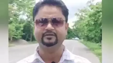 উত্তৰ লক্ষীমপুৰ: সাংবাদিক আক্ৰমণৰ ঘটনাক গৰিহণা দিয়াৰ লগতে দুখিক শাস্তিৰ দাবী উত্তৰ লখিমপুৰত আমছুৰ কেন্দ্ৰীয় সহকাৰী সম্পাদক আমিনুৰ ৰহমানৰ