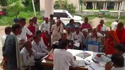 रजौन: जमीनी विवाद सुलझाने के लिए रजौन-नवादा थाने में जनता दरबार का आयोजन, हंगामादार रहा दरबार