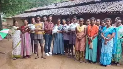 तोरपा: सरंगलोया, अहिरटोली और कोहडा टोली के 100 किसानों को अरहर और मड़ुवा बीज का मुफ्त वितरण
