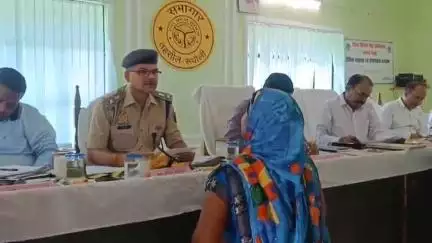 रुधौली: अपर पुलिस अधीक्षक व एडीएम ने रुधौली तहसील सभागार में समाधान दिवस पर समस्याएं सुनीं