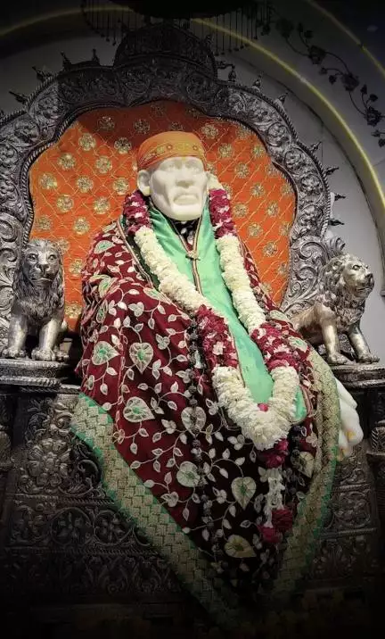 किसी को खाली हाथ नहीं जाने देते साईं बाबा, क्या आपने किए दर्शन?
