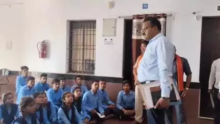 कसडोल: नगर पंचायत टुंड्रा में स्थित शासकीय उच्चतर माध्यमिक विद्यालय में शिक्षकों की कमी से विद्यार्थी परेशान, 
#jansamasya
