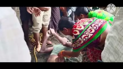 మధిర: ముత్తారం గ్రామంలో పరీక్షలో ఫెయిల్ అయ్యాడని మనస్థాపానికి గురై వ్యవసాయ బావిలో దూకి విద్యార్థి ఆత్మహత్య
