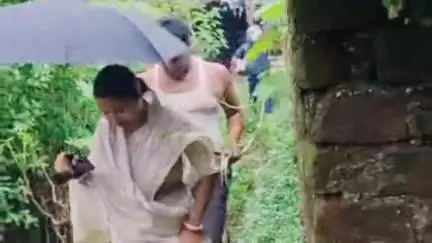 डुमरी: जिप सदस्या सुनीता कुमारी ने प्रखंड के विभिन्न पंचायतों में सड़क निर्माण के लिए किया स्थल निरीक्षण