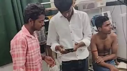 पाली: गाजनगढ़ के निकट अज्ञात वाहन की चपेट में आने से 2 युवक घायल, बांगड़ हॉस्पिटल में कराया भर्ती
