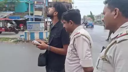 গড়বেতা ৩: চন্দ্রকোনা রোডে জগন্নাথ দেবের উল্টো রথে চলছে ড্রোন উড়িয়ে নজরদারী পুলিশ  প্রশাসনের
