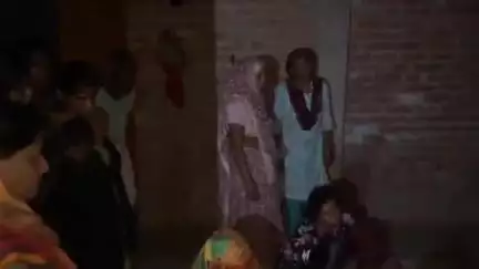 बिसवां: पल्हरी गांव में दीवार पर उतरे करंट की चपेट में आकर युवक की मौत, पुलिस ने शव को पोस्टमार्टम के लिए भेजा