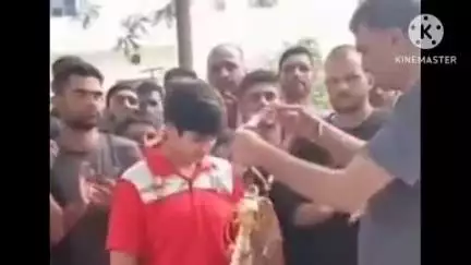 भिवानी: भिवानी की दिया शर्मा ने नेशनल बॉक्सिंग चैंपियनशिप में गोल्ड जीता, कोच ने खिलाड़ियों के साथ किया सम्मानित